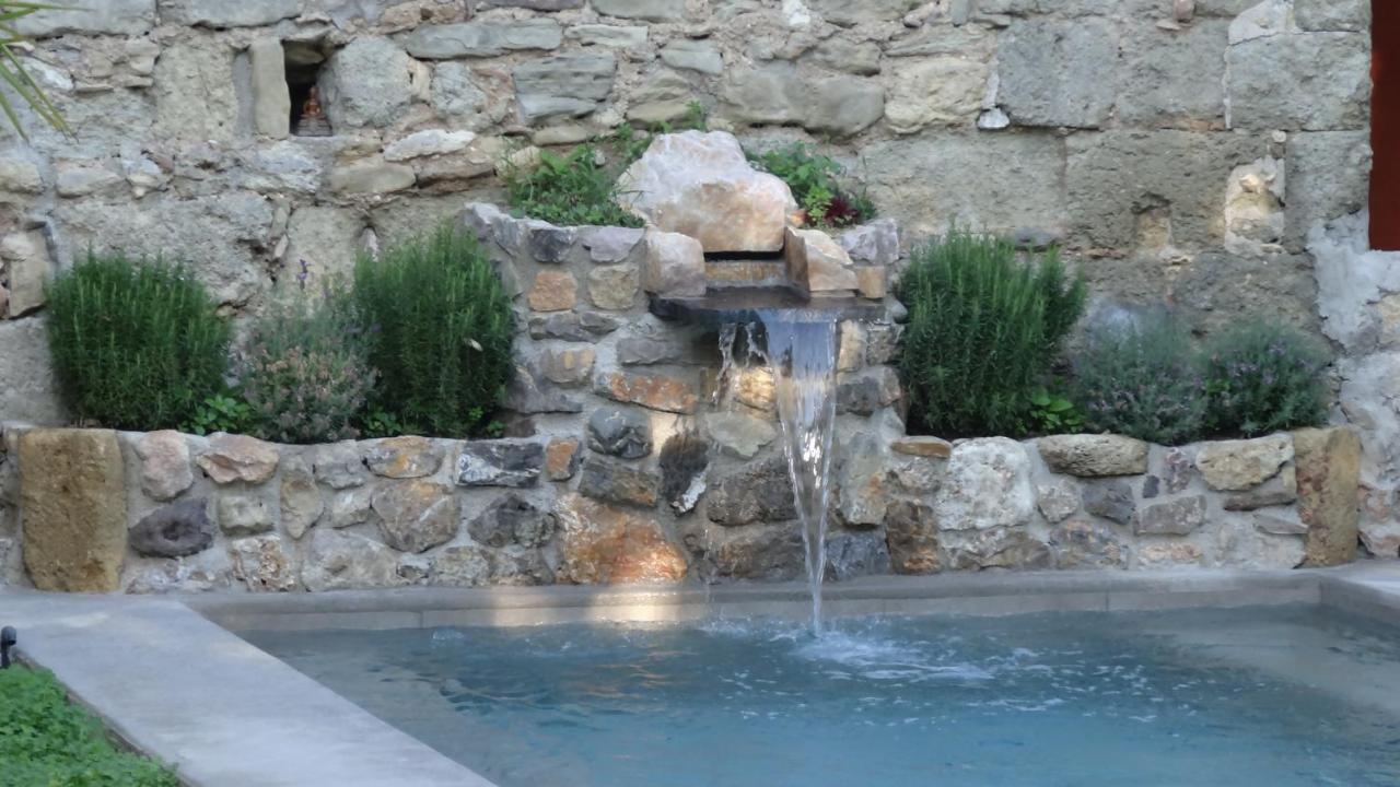 Les Remparts Bed and Breakfast Capestang Buitenkant foto