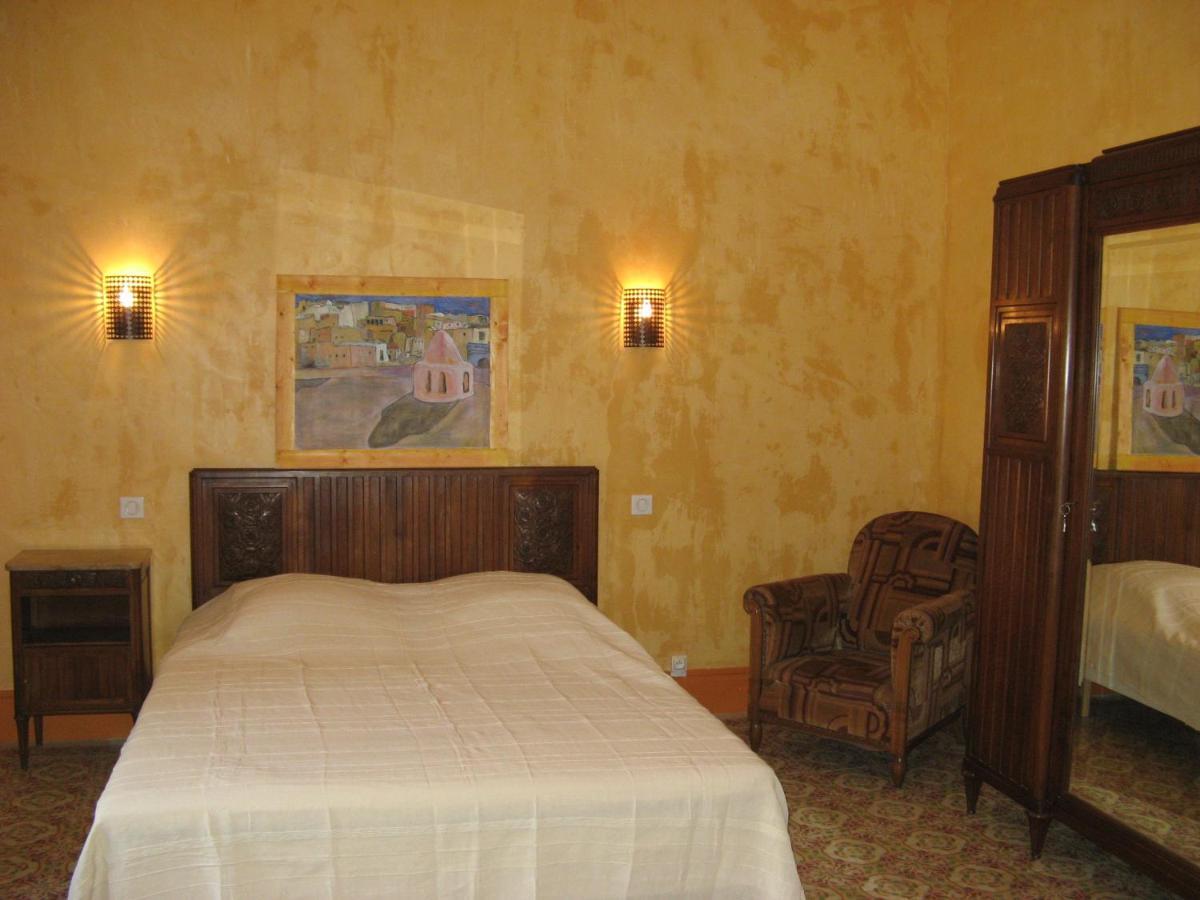 Les Remparts Bed and Breakfast Capestang Buitenkant foto